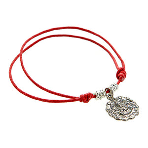Pulsera Doble Cordón Rojo Con Medalla